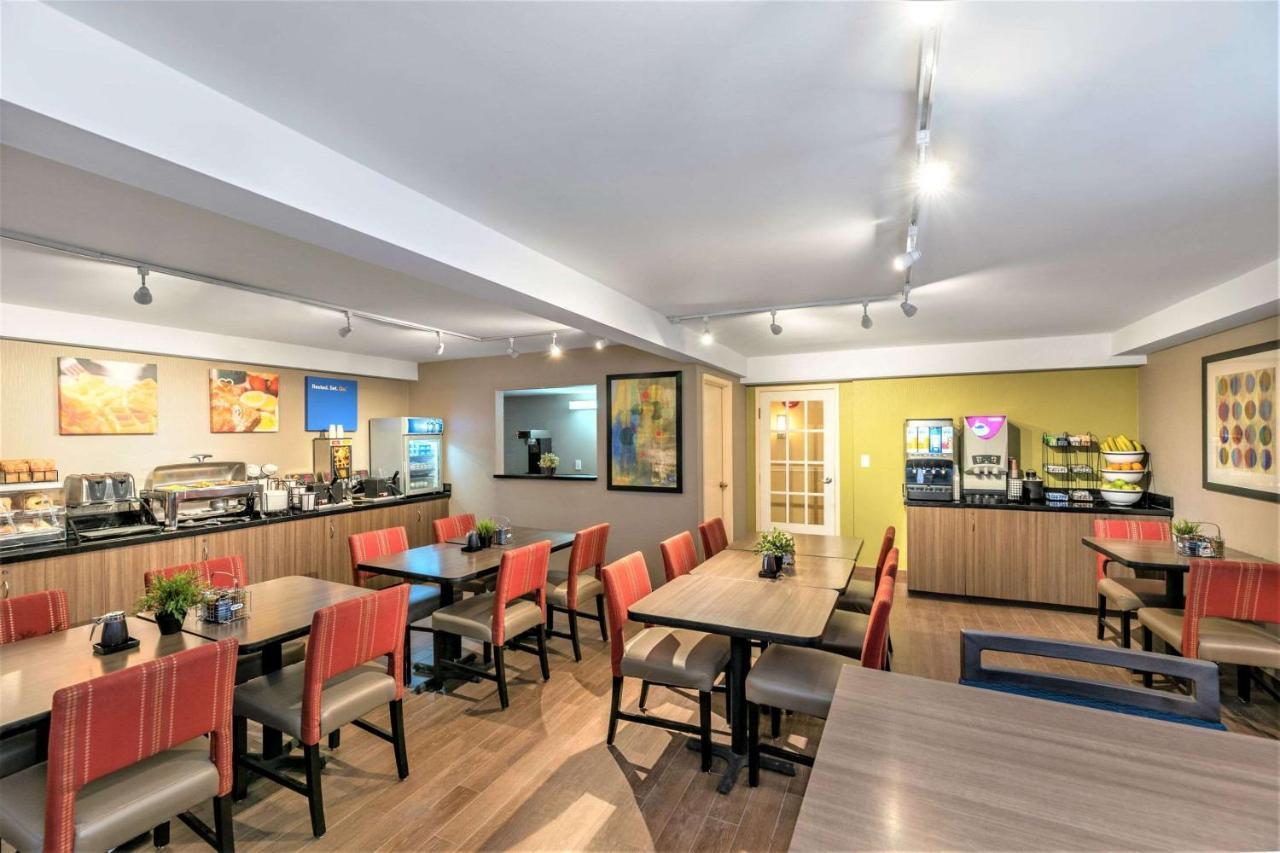 Comfort Inn Драйден Экстерьер фото