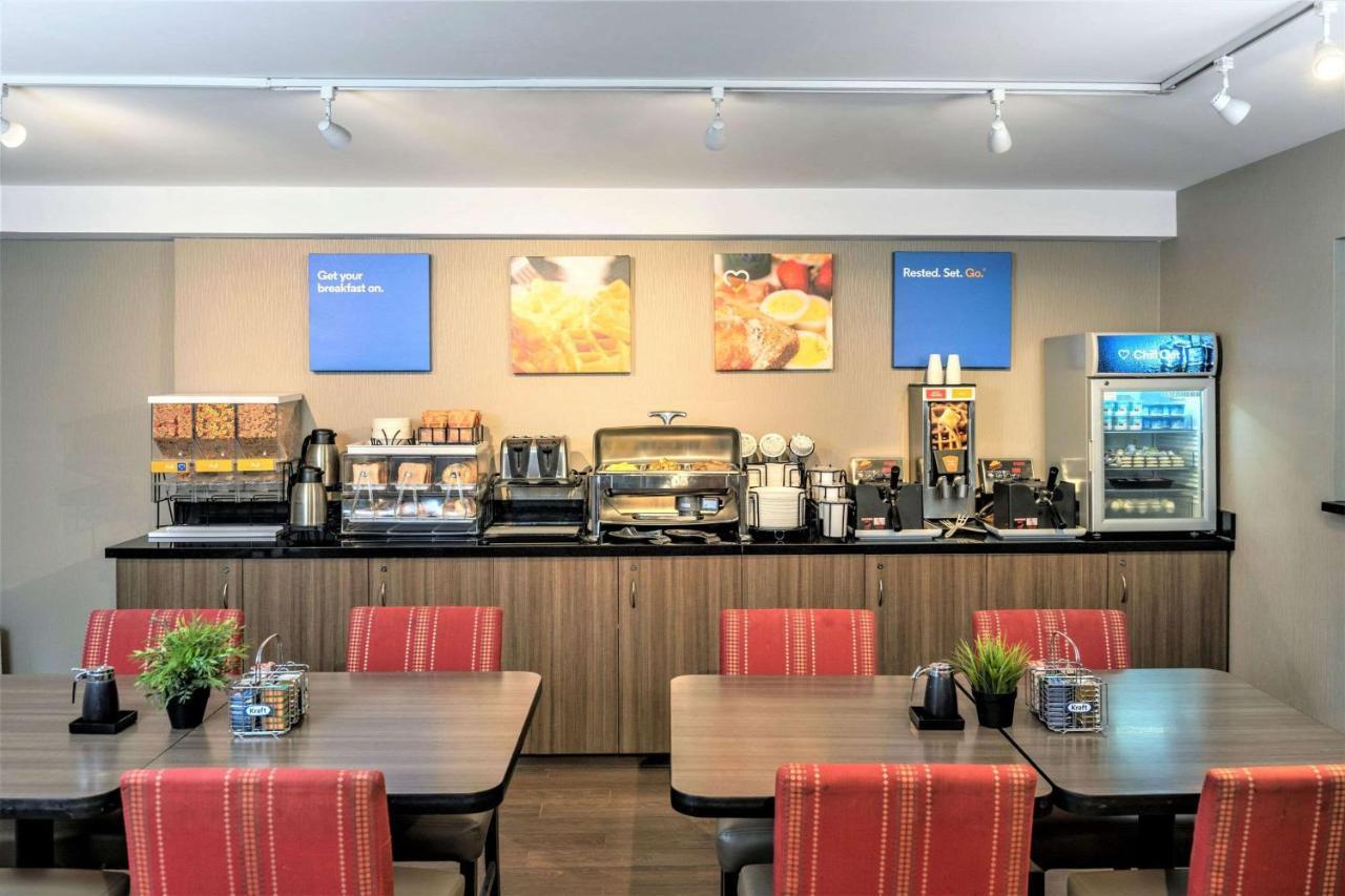Comfort Inn Драйден Экстерьер фото