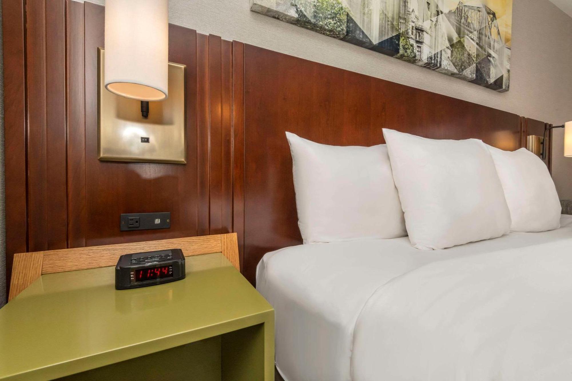 Comfort Inn Драйден Экстерьер фото