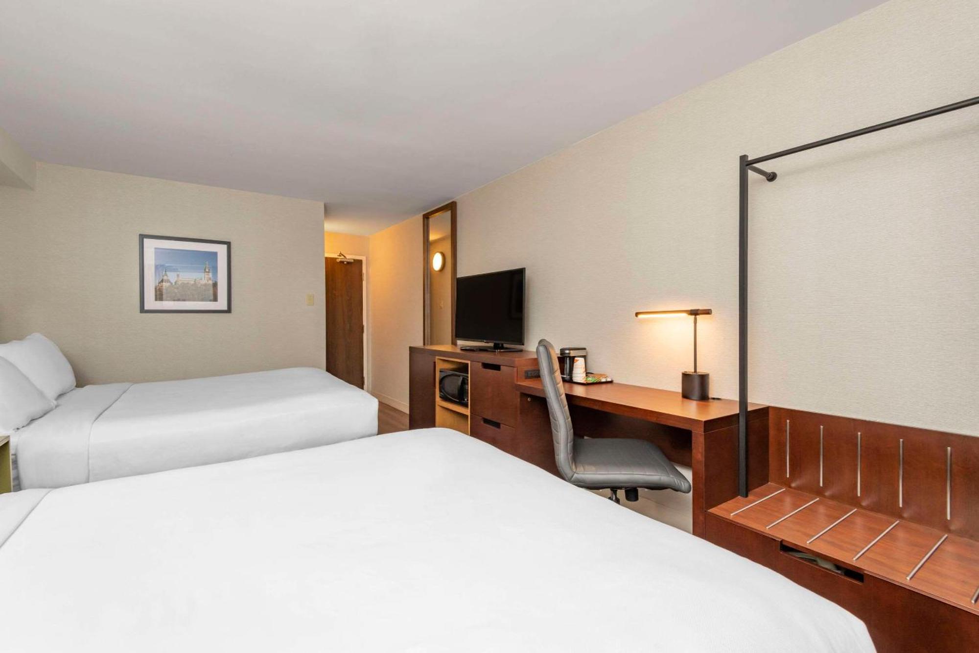 Comfort Inn Драйден Экстерьер фото