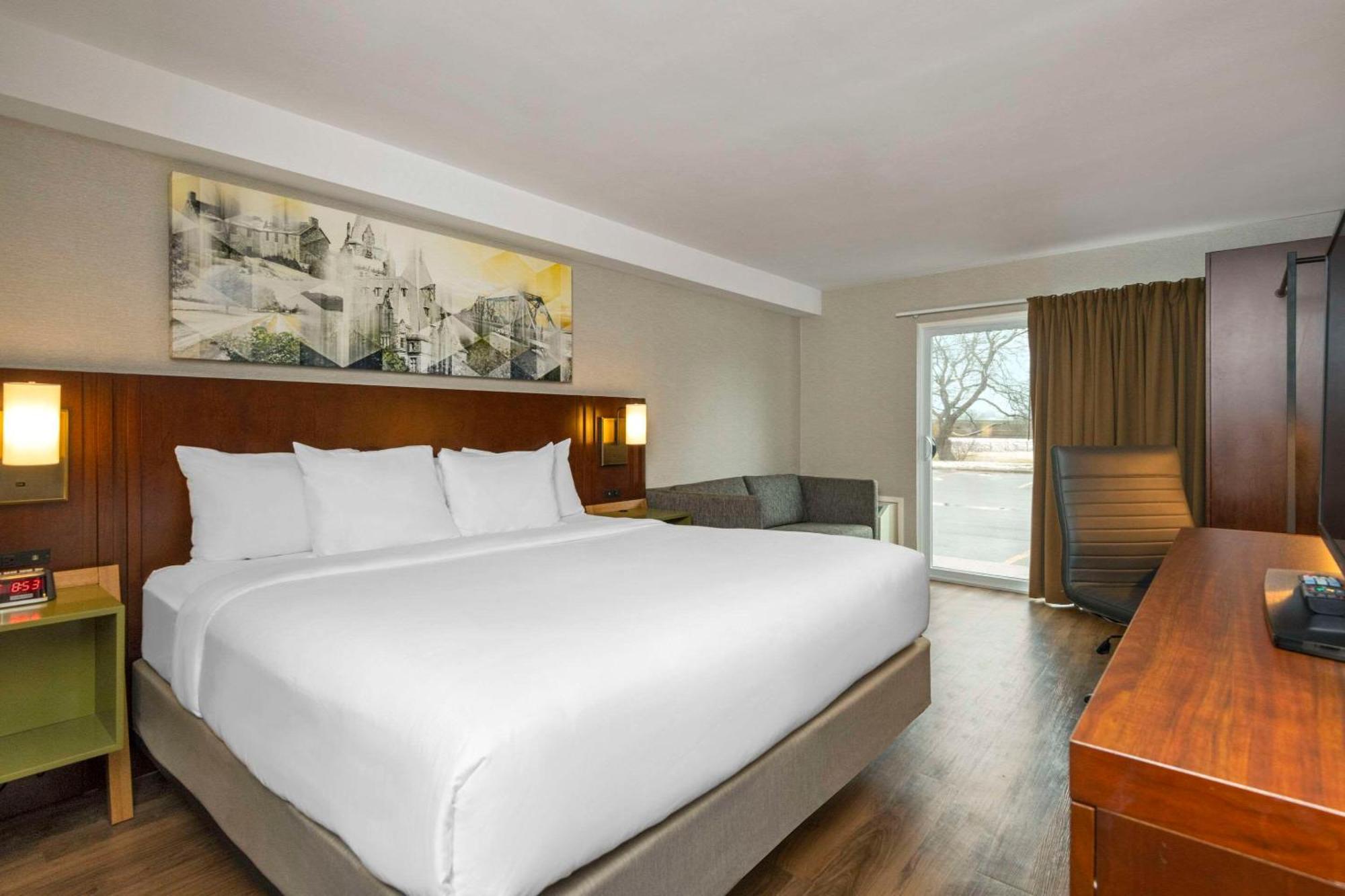 Comfort Inn Драйден Экстерьер фото