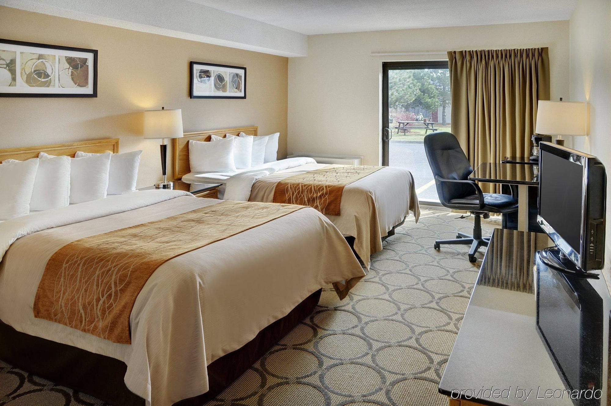 Comfort Inn Драйден Экстерьер фото